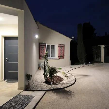 Les Bastidons De L'Isle - Le Saumane - 3 Etoiles Apartment Exterior photo